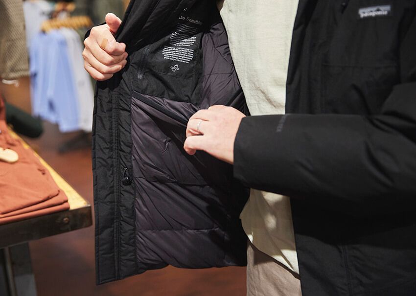 ポケットは合計5つと大容量！手ぶら派にもおすすめだ。