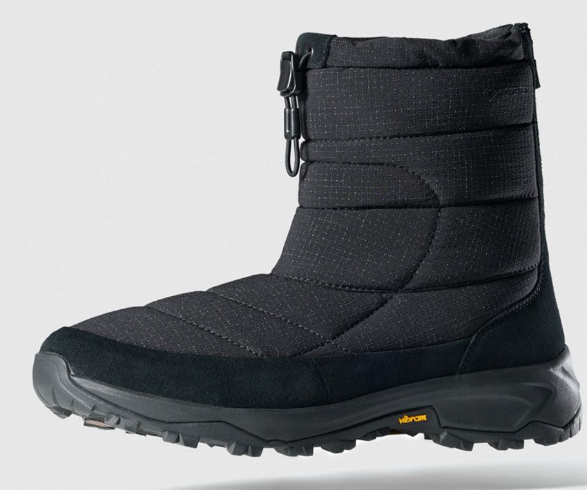 「Nuptse Bootie Backzip GTX」3万4980円／ザ・ノース・フェイス（ゴールドウイン カスタマーサービスセンター　0120-307-560）