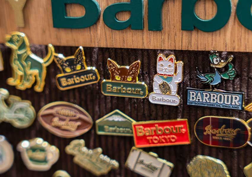ピンバッジ 各1100円／バブアー（バブアー 原宿キャットストリート店　03-6712-5170）