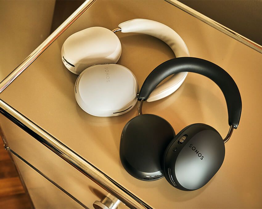 マットブラックに加え、ホワイトのカラーバリエーションをラインナップ。