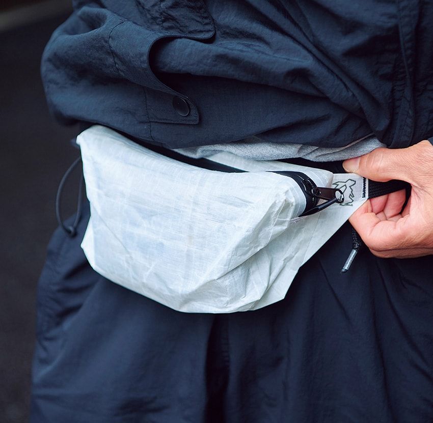 最前線の短丈を補強する白の“ひと挿し”。