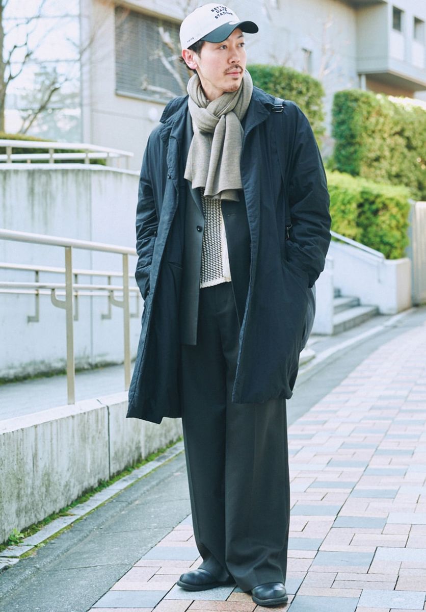 コート＝テアトラ　ジャケット＝イレニサ　カーディガン＝レインメーカー　靴＝フット・ザ・コーチャー　帽子＝マーカ