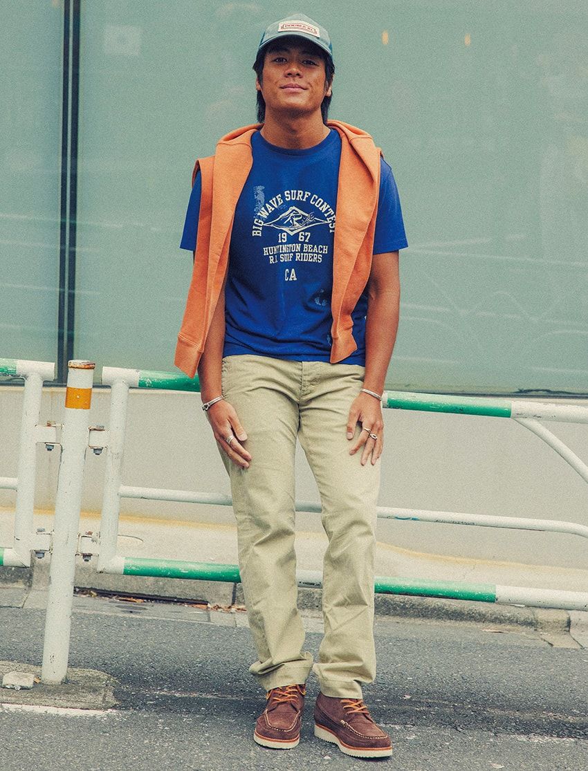 Tシャツ、パンツ、帽子＝ダブルアールエル　靴＝ポロ カントリー