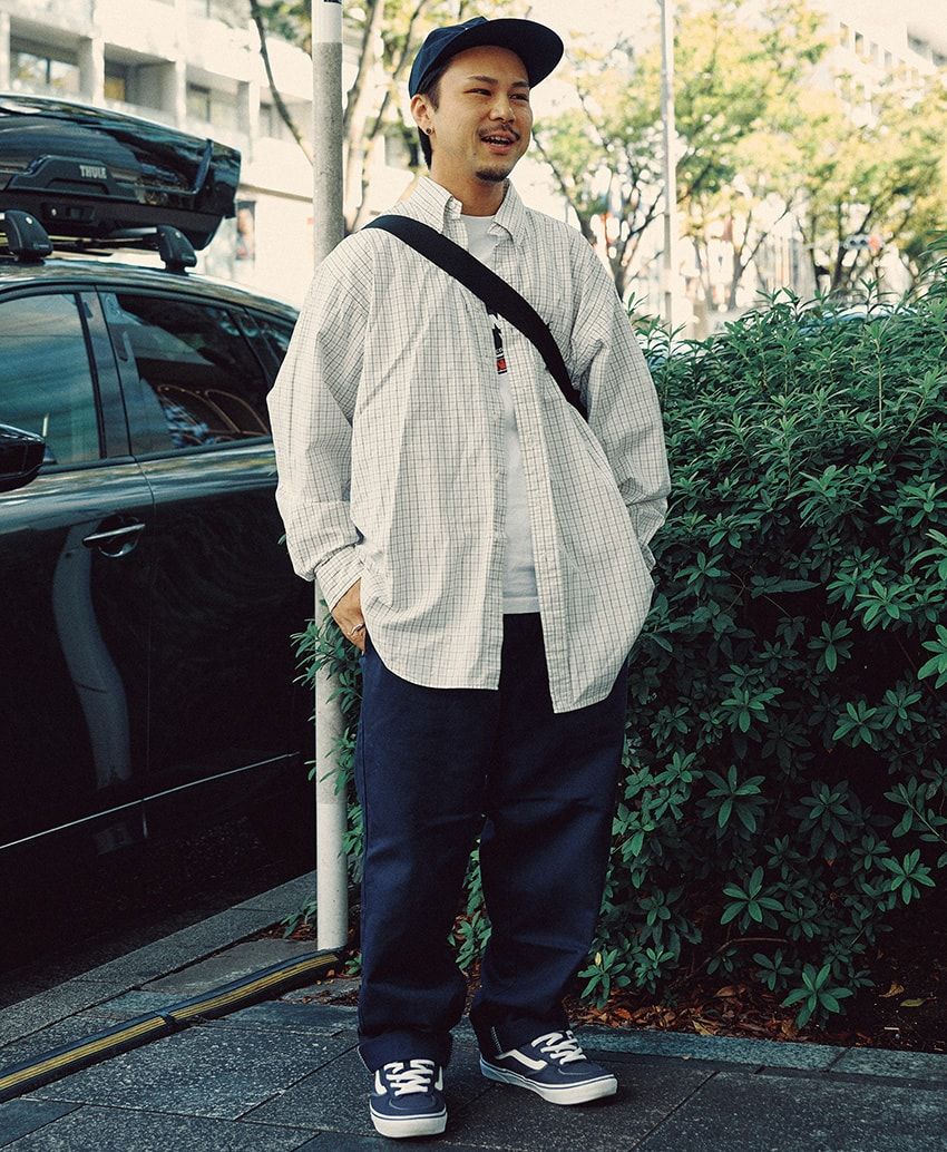 シャツ＝ポロ ラルフ ローレン　パンツ＝ディッキーズ　スニーカー＝ヴァンズ