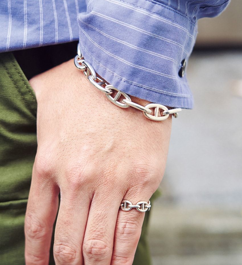 「スーツはカジュアルに」、「ハイブラはさらっと」。“お決まり”から解放されたMIXコーデ4例 - 15枚目の画像