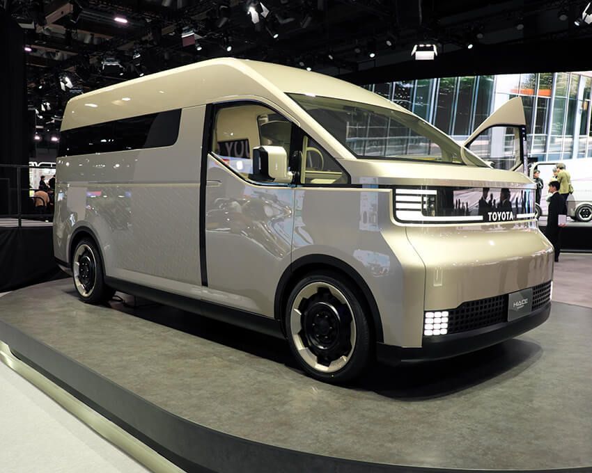 ハイルーフ仕様の「ハイエース」コンセプトカー。