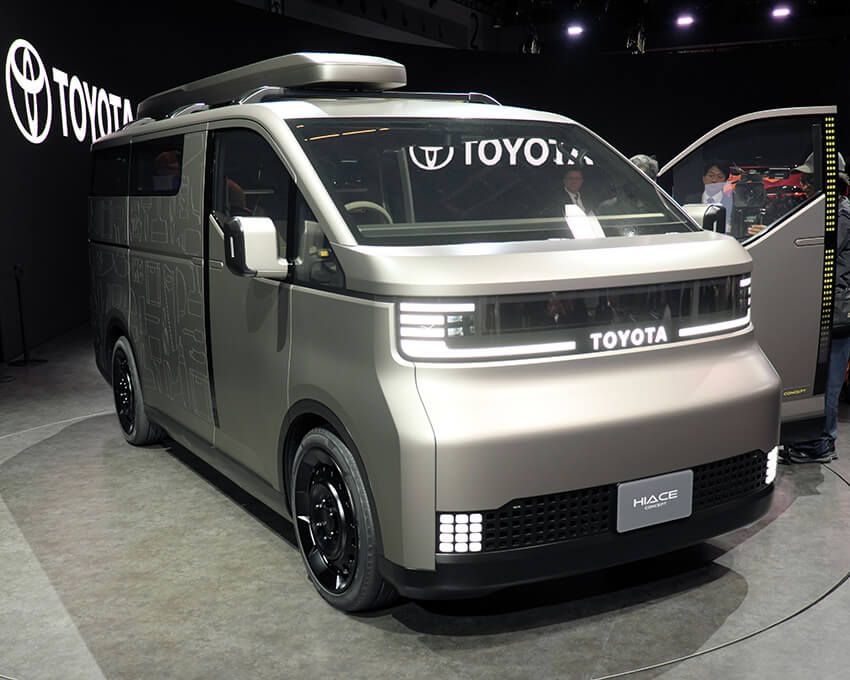 トヨタ「ハイエース」コンセプト。標準ルーフ仕様。