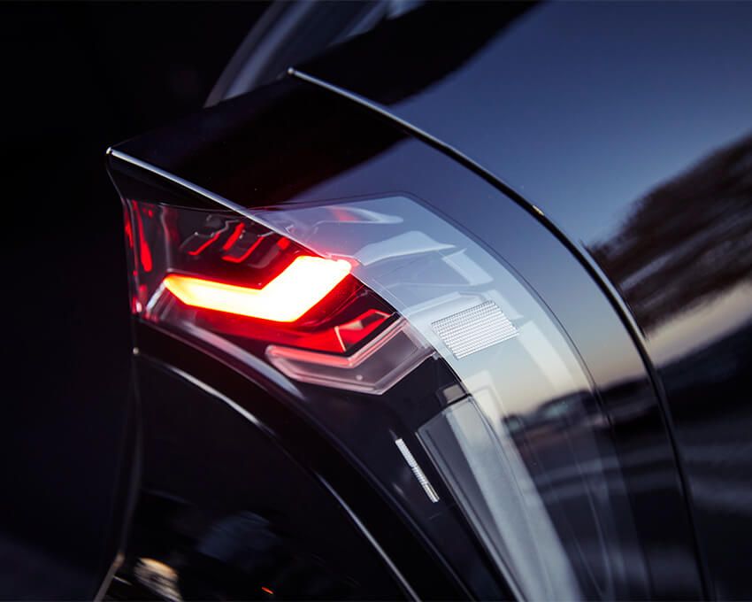 今、再びのアルファ ロメオ。 昼夜の贅沢時間と共鳴する「ジュニア」の魅⼒とは!? その⾊気・デザイン・ドライブフィールをパトリシオが語る - 4枚目の画像