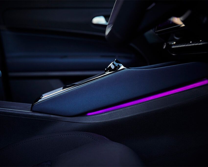 今、再びのアルファ ロメオ。 昼夜の贅沢時間と共鳴する「ジュニア」の魅⼒とは!? その⾊気・デザイン・ドライブフィールをパトリシオが語る - 6枚目の画像