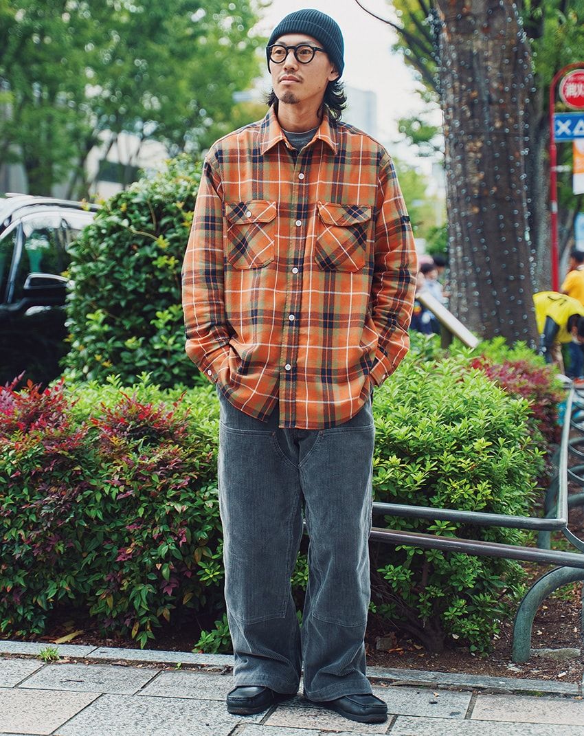 秋冬の大定番「コーデュロイパンツ」の最新スナップ集。どことなく”今っぽい！”街角のとある6人 - 5枚目の画像