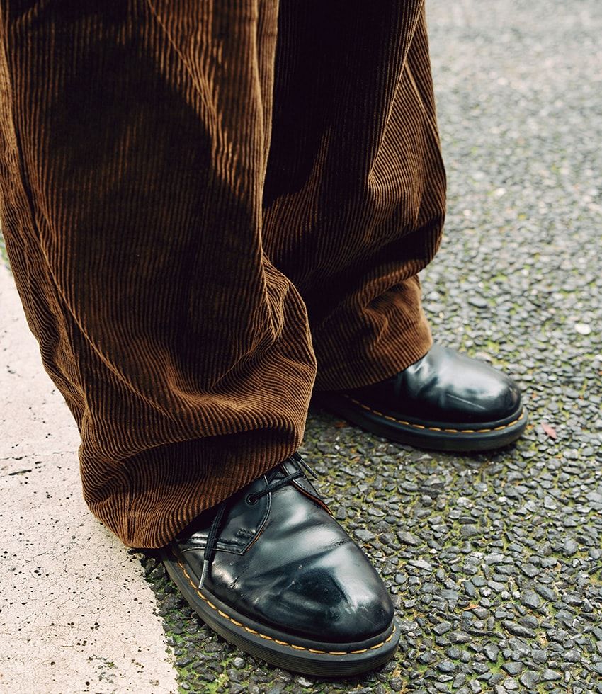 秋冬の大定番「コーデュロイパンツ」の最新スナップ集。どことなく”今っぽい！”街角のとある6人 - 7枚目の画像