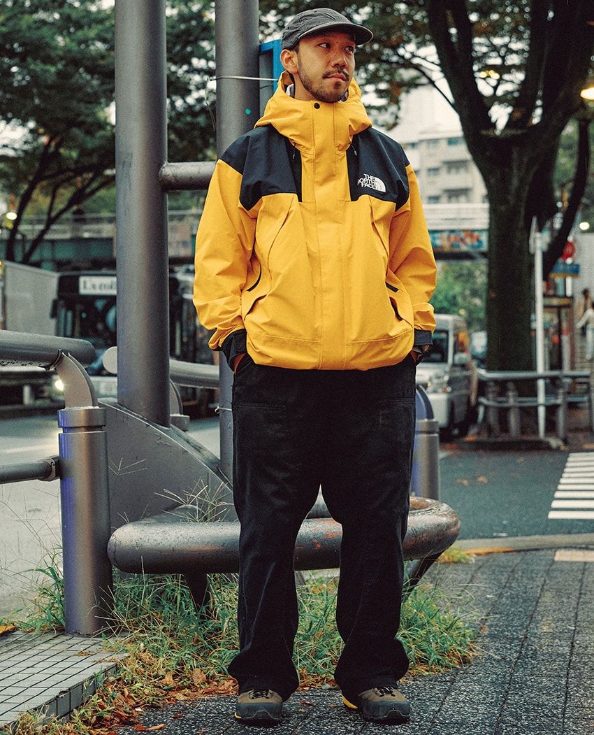 ジャケット＝ザ・ノース・フェイス　パンツ＝カーハート　スニーカー＝スポルティバ　帽子＝古着