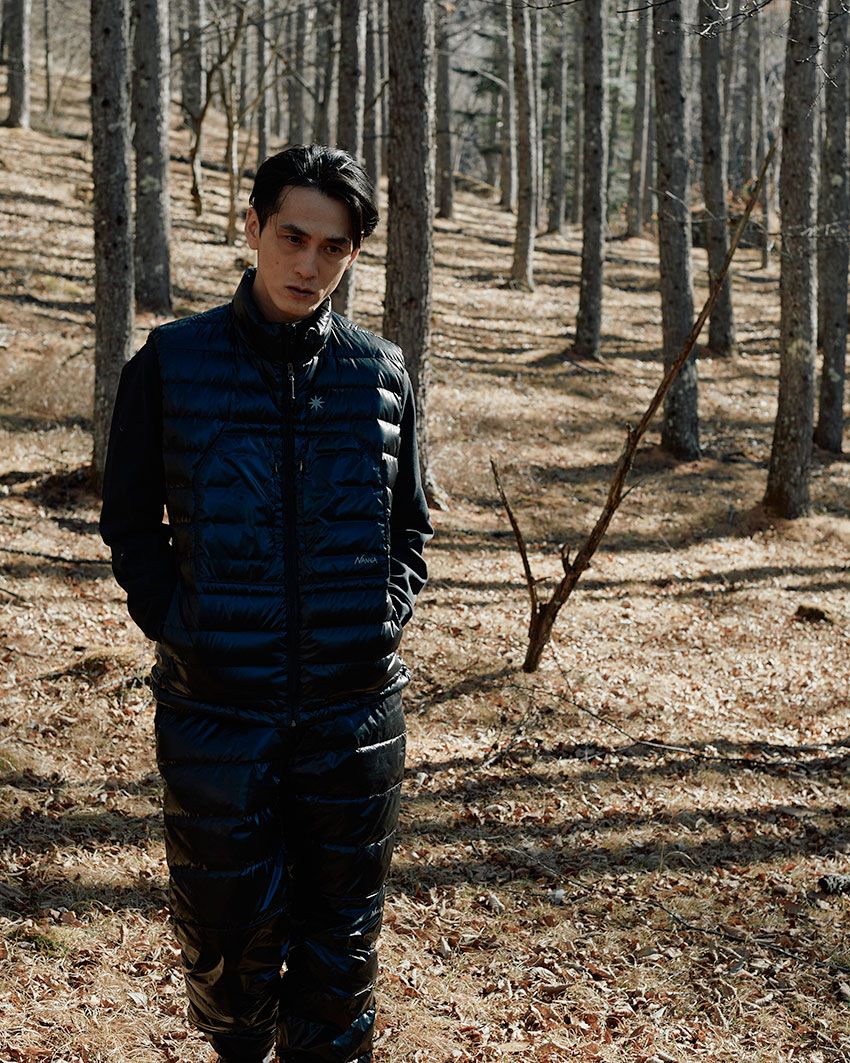 「ULTRALIGHT DOWN VEST PACKABLE」4万5900円、「MOUNTAIN LODGE DOWN PANTS」３万9900円／ナンガ×GDC（GDC 代官山　080-4153-2623）