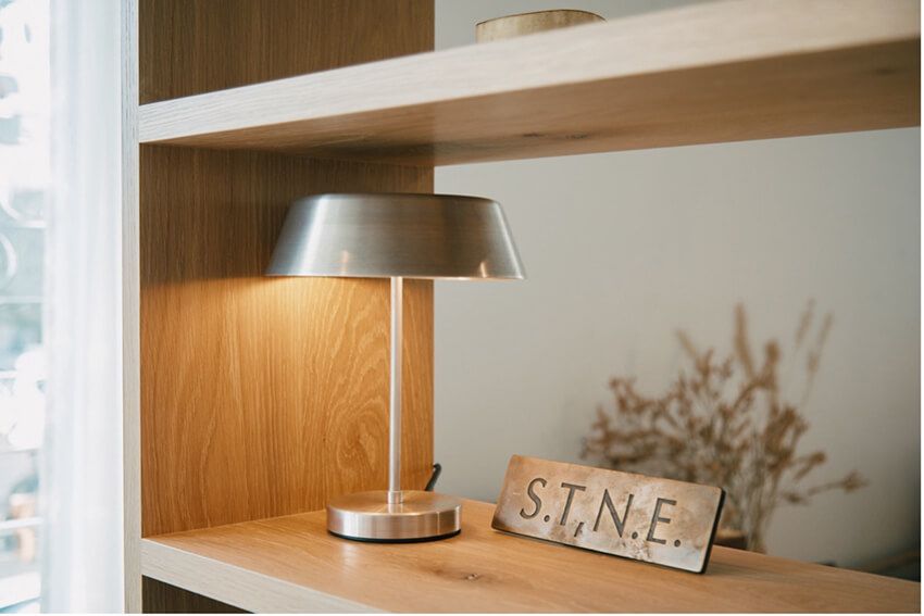 「S.T,N.E.」の名付け親であるスティーブン・ケン氏とは、長年の同業者であり、黄瀬さんにとって良き理解者。