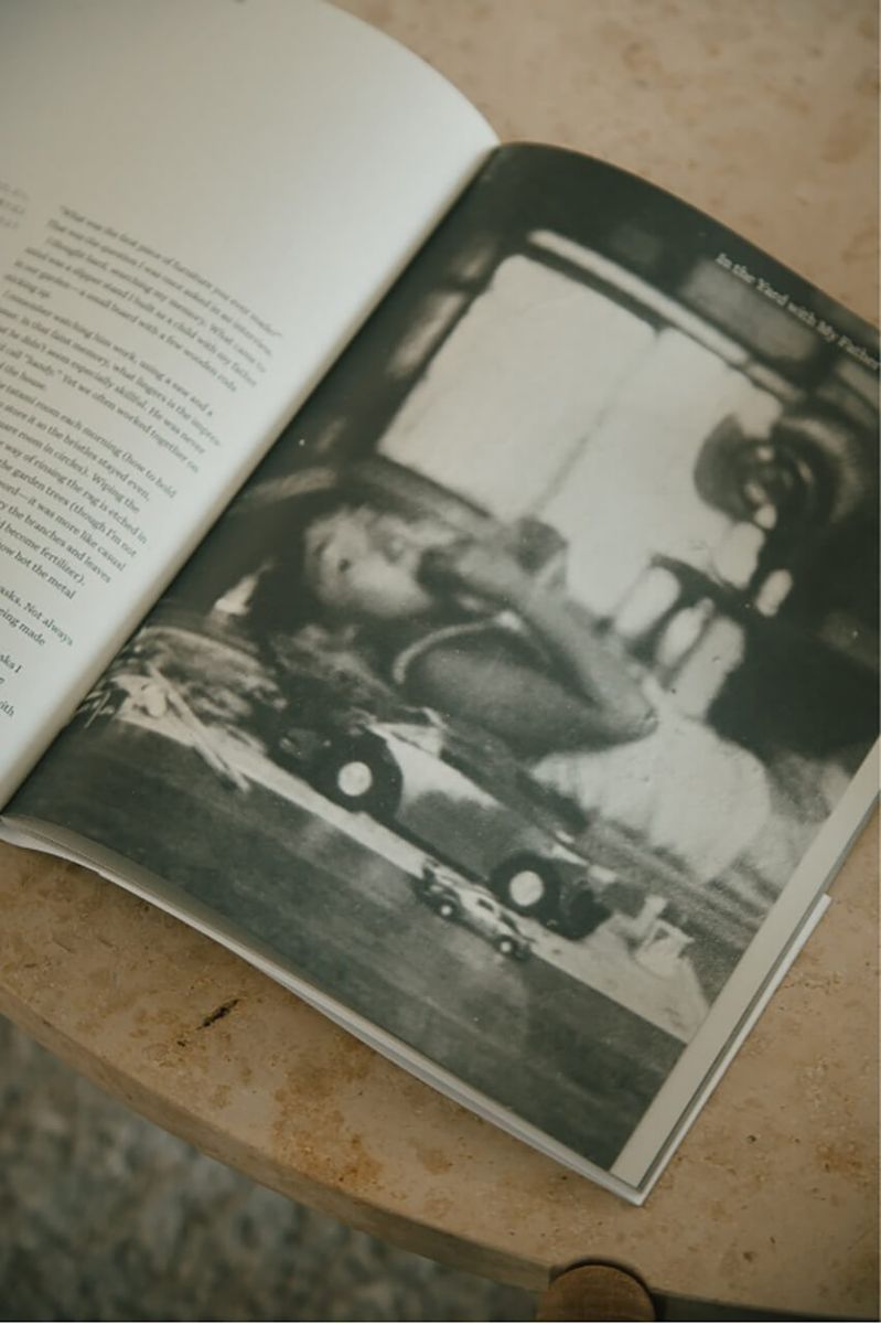 書籍「Same TRUCK, New Engine A New Journey; 47 Furniture Stories,16 Reflections」の中のひとこま。やんちゃだった黄瀬少年も掲載されている。