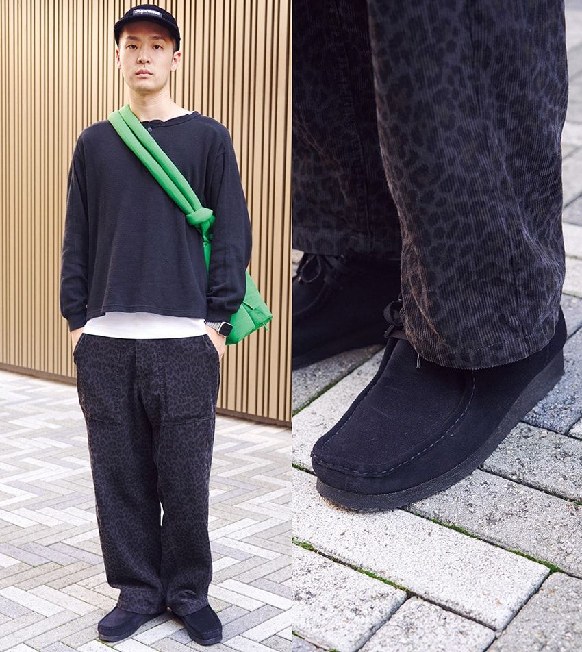 靴＝クラークス オリジナルズ　カットソー＝フリークスストア × レッドキャップ　パンツ＝ユナイテッドアローズ　帽子＝シュプリーム
