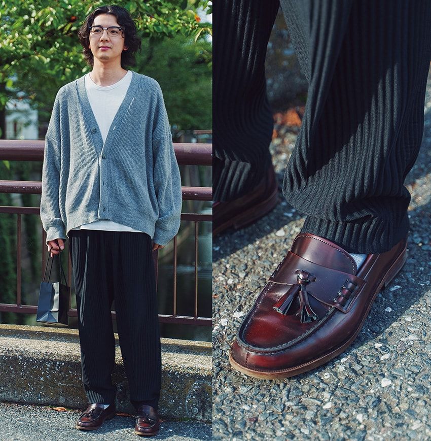 靴＝ハルタ　カーディガン＝不明　パンツ＝オム プリッセ イッセイ ミヤケ