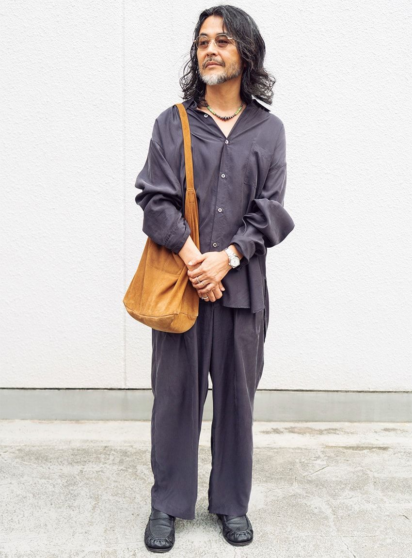 靴=ドリス ヴァン ノッテン シャツ、パンツ=シュタイン サングラス=ユウイチトヤマ