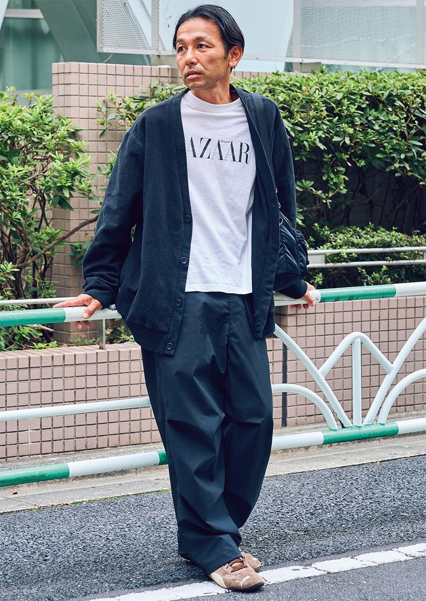 カーディガン、パンツ=不明 スニーカー=プーマ バッグ=ポーター