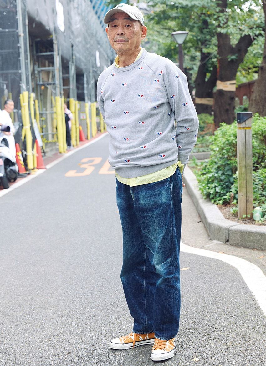 スウェット＝メゾン キツネ　デニム＝ヤエカ　帽子＝ニューエラ