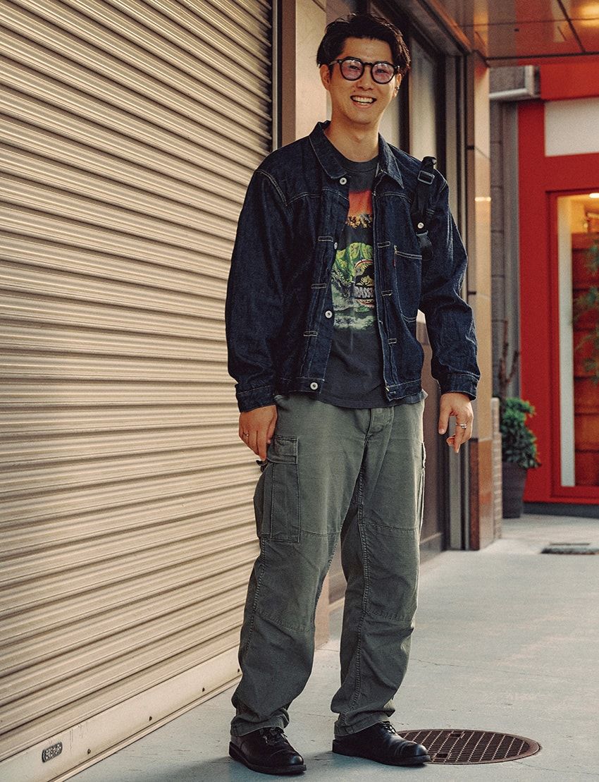 パンツ、Tシャツ＝古着　デニムジャケット＝フルカウント