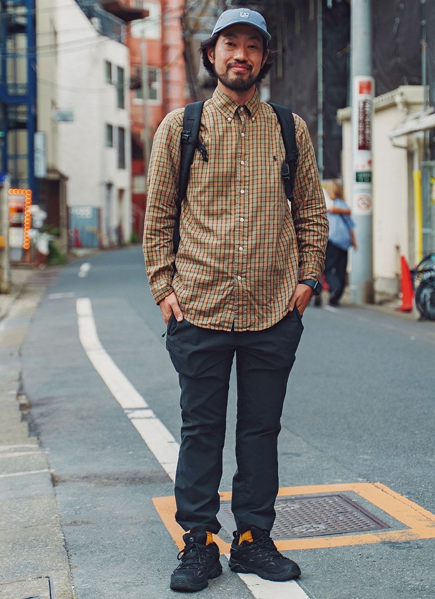 シャツ＝ポロ ラルフ ローレン　パンツ＝モンベル　スニーカー＝メレル