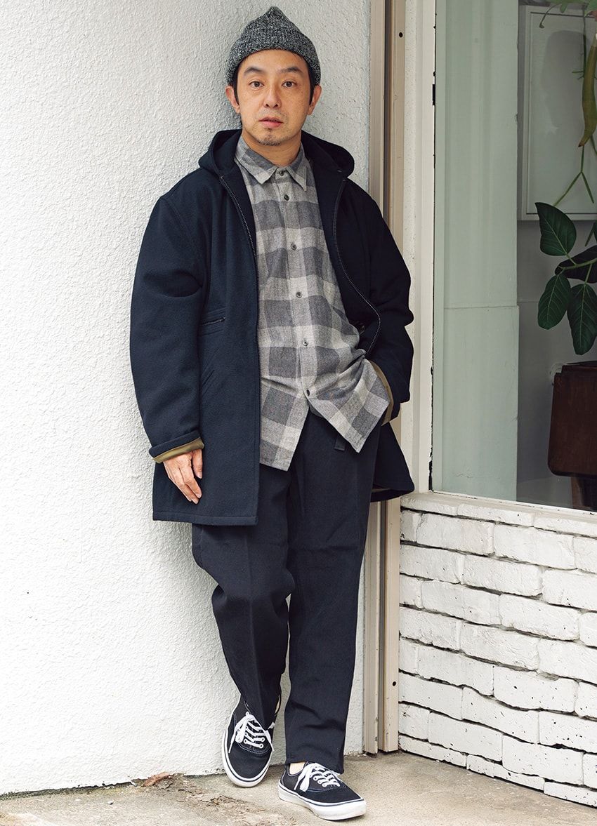 コート、シャツ、パンツ、帽子＝フジト