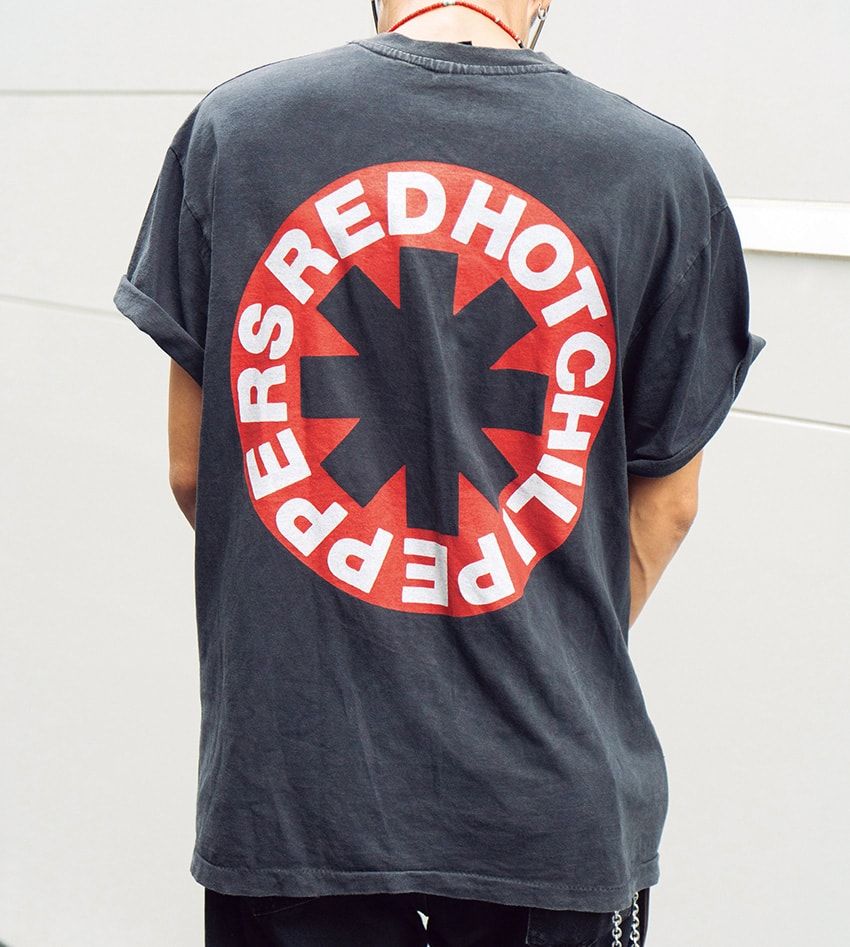 背中のグラフィックで“好き”を表現！ 街角で見つけた、7人のセンス良き“バッグショット“ - 1枚目の画像