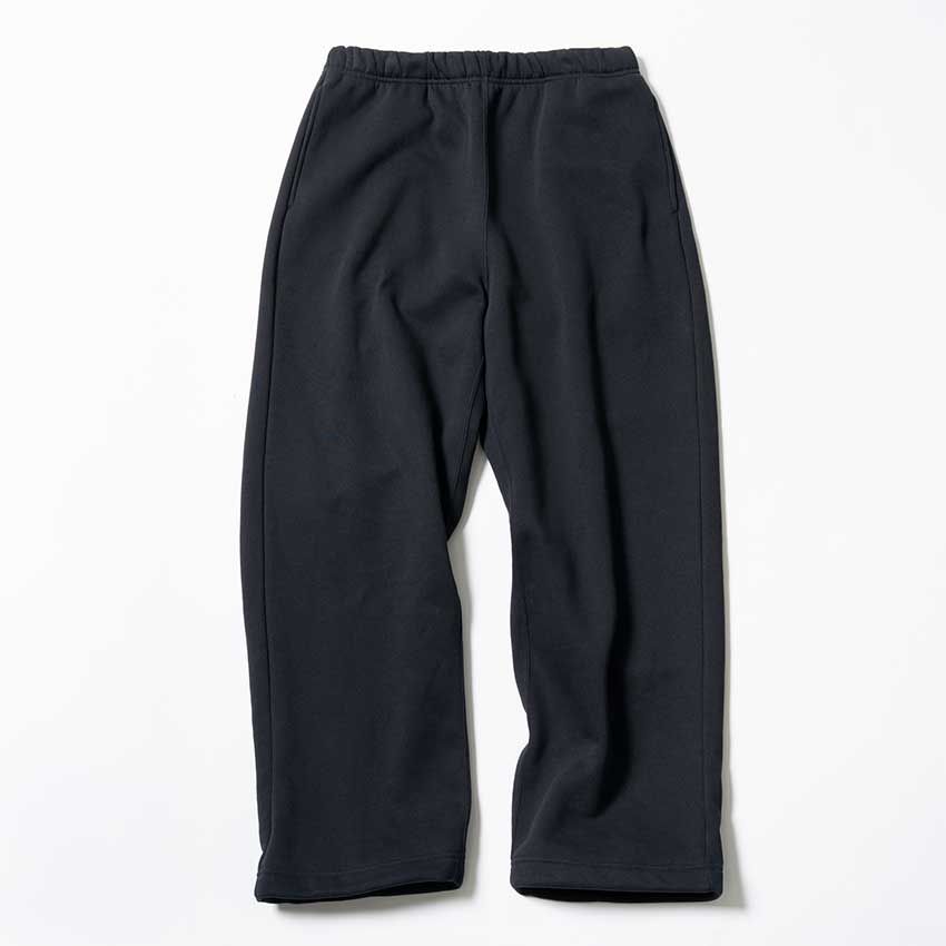 スウェットパンツ 2990円／GU　0120-856-452