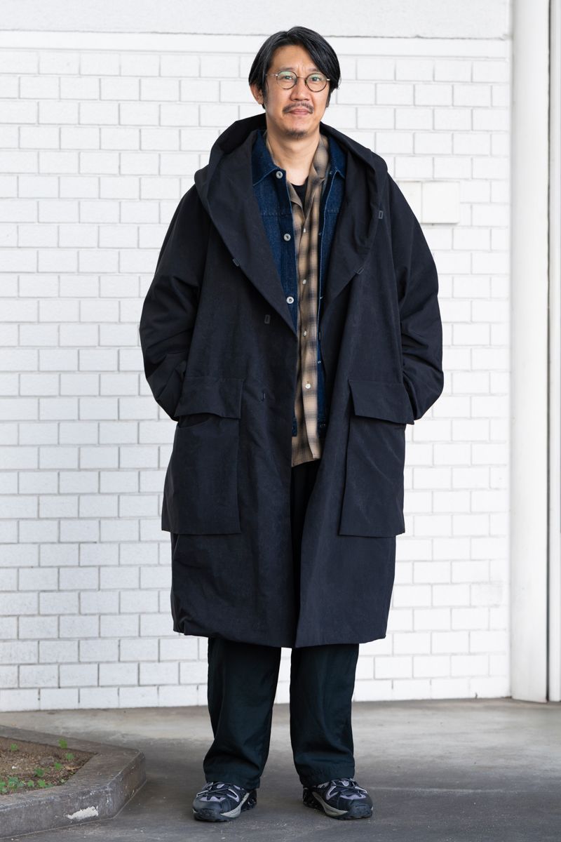 コート、パンツ＝ともにテアトラ