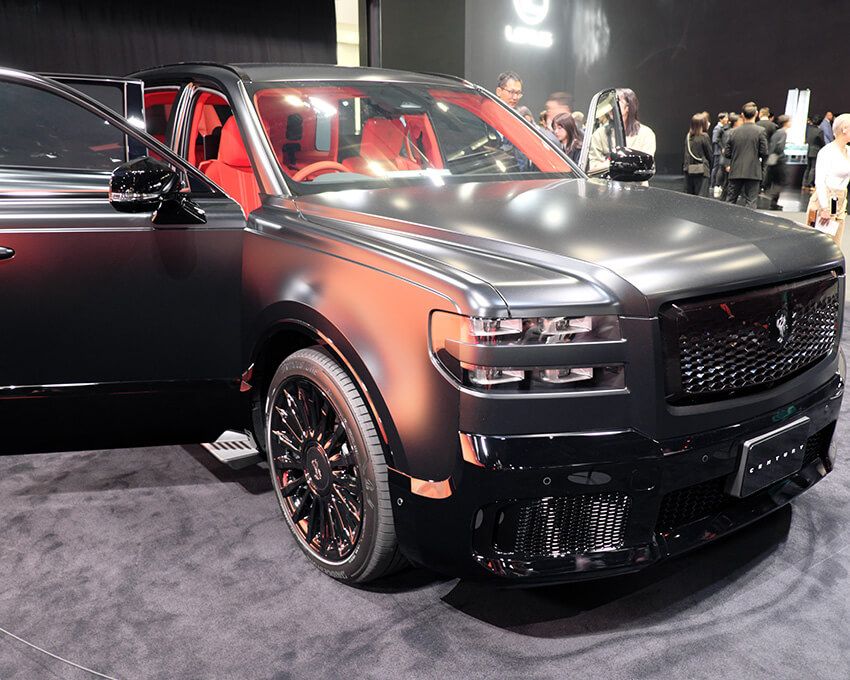 センチュリーのSUV。マットブラック塗装はトヨタの田原工場が担当した。