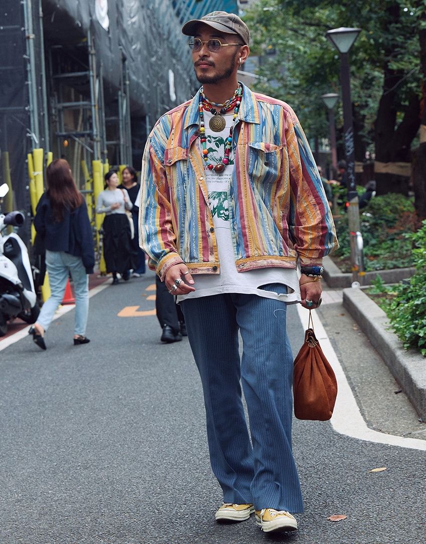 ジャケット、Tシャツ、パンツ、帽子＝古着