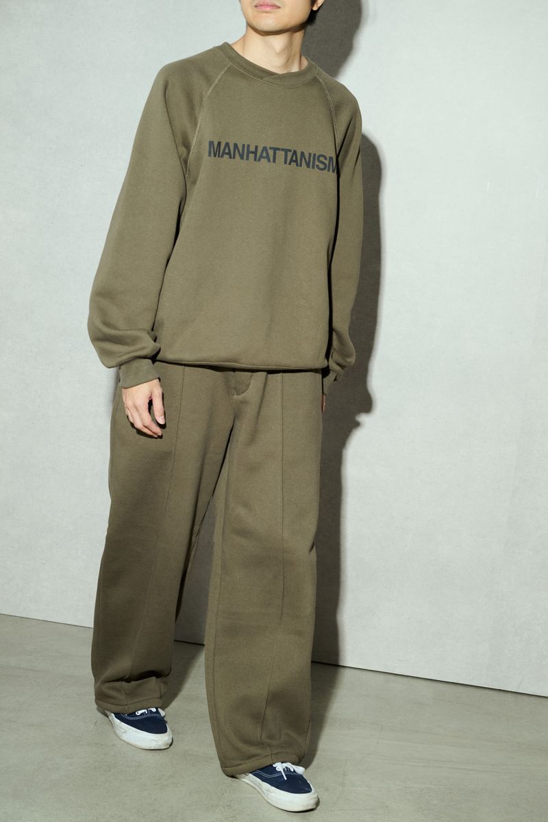 165cm痩せ型で上はMサイズ、下はSサイズを着用。両方買っても6980円のハイコスパは流石GUだ。