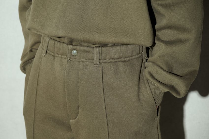 ベルトループも完備。