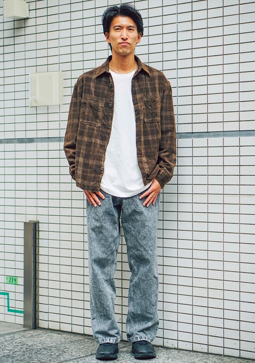 シャツ、デニム＝ザラ