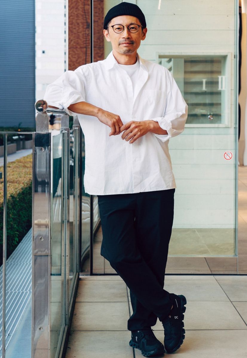 シャツ＝ユニクロ　パンツ＝ユナイテッド アローズ グリーン レーベル リラクシング