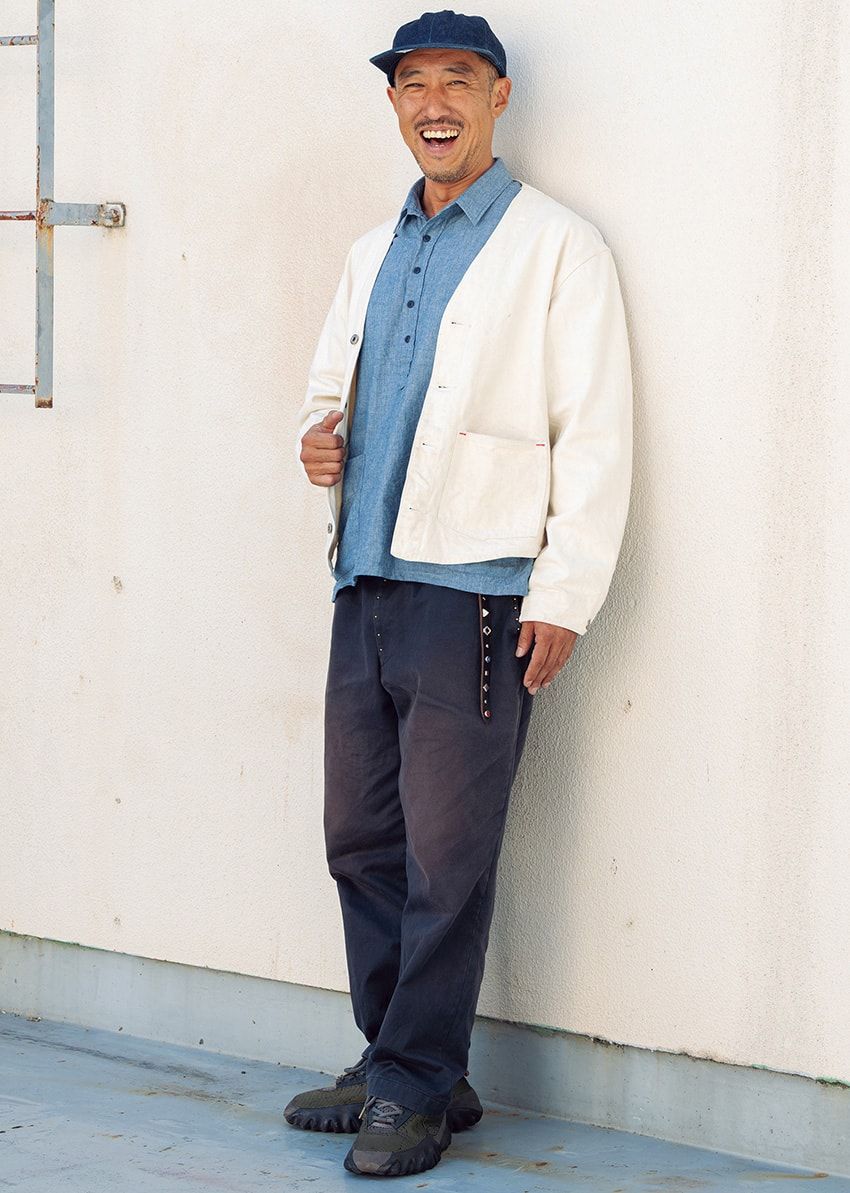 ジャケット、シャツ、パンツ、帽子＝アトリエフロート