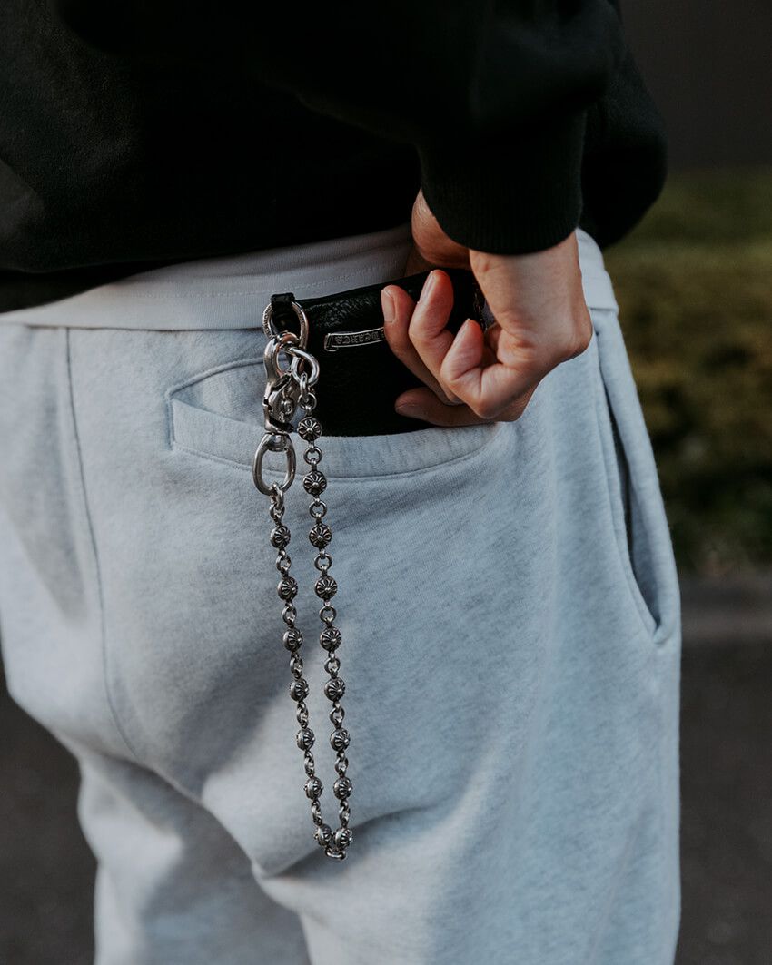 スウェット上下、ユニクロ、クロムハーツetc.井岡一翔のガチ私服を決戦直前にパパラッチ！ - 10枚目の画像