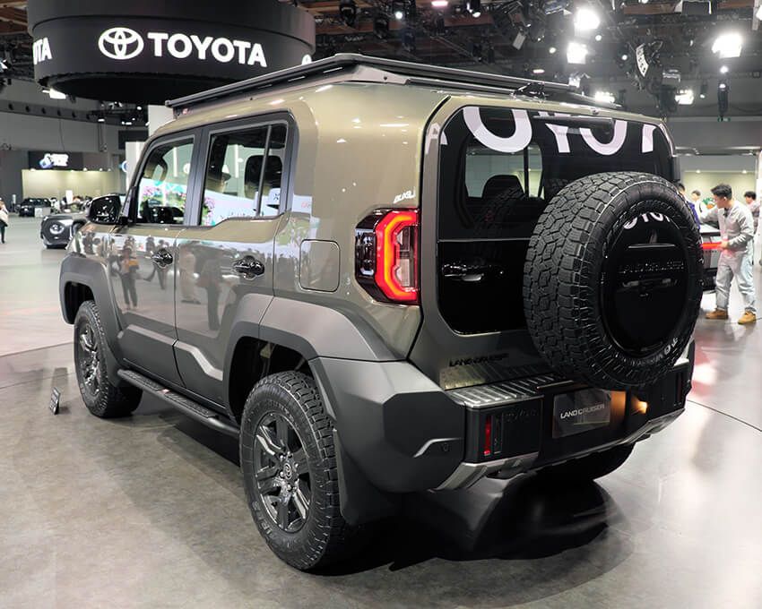 ボディサイズは全長4575×全幅1855×全高1960mm。