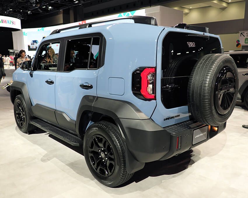 車名の末尾につく「FJ」とは「自分らしく楽しむ自由(Freedom&Joy)」を意味する。