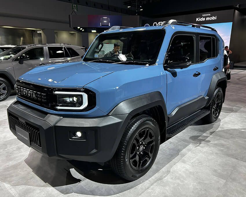 フロント、リヤともにコーナーバンパーを取り外し可能な分割タイプなので、壊れた部分のみ交換できて経済的。