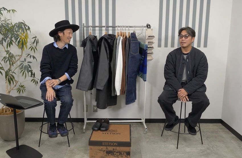 ［左］原 亮太●OCEANS統括編集長。’79年生まれ。落語好きな愛知県出身者。ニット／、シャツ／、デニム／、ブーツ／、ハット／（すべて私物）［右］菊池陽之介●’79年生まれ。スタイリスト熊谷隆志氏に師事し、2004年に独立した敏腕。ニット／、シャツ／、デニム／ブーツ／（すべて私物）