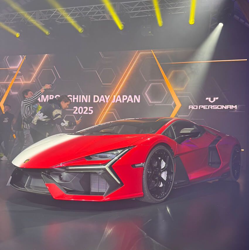 ド派手な“紅白ランボルギーニ”が日本にお目見え!! 極秘イベントに現れた2台の珍稀車 - 1枚目の画像