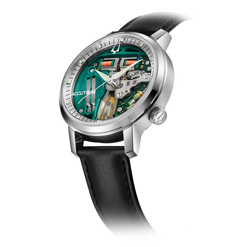 「チューニングフォーク スペースビュー 314」2026年1月下旬頃発売予定。SSケース、39㎜径、音叉。99万円／ブローバ相談室 0570-03-1390　※3店舗限定発売（CITIZEN FLAGSHIP STORE TOKYO/ CITIZEN FLAGSHIP STORE OSAKA/BULOVA公式オンラインストア）