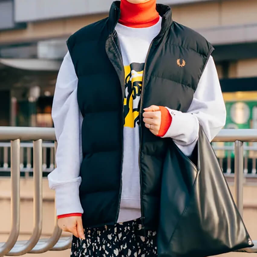 今冬は男女ともに「ダウンベスト」が人気！ 街角スナップに見るリアル