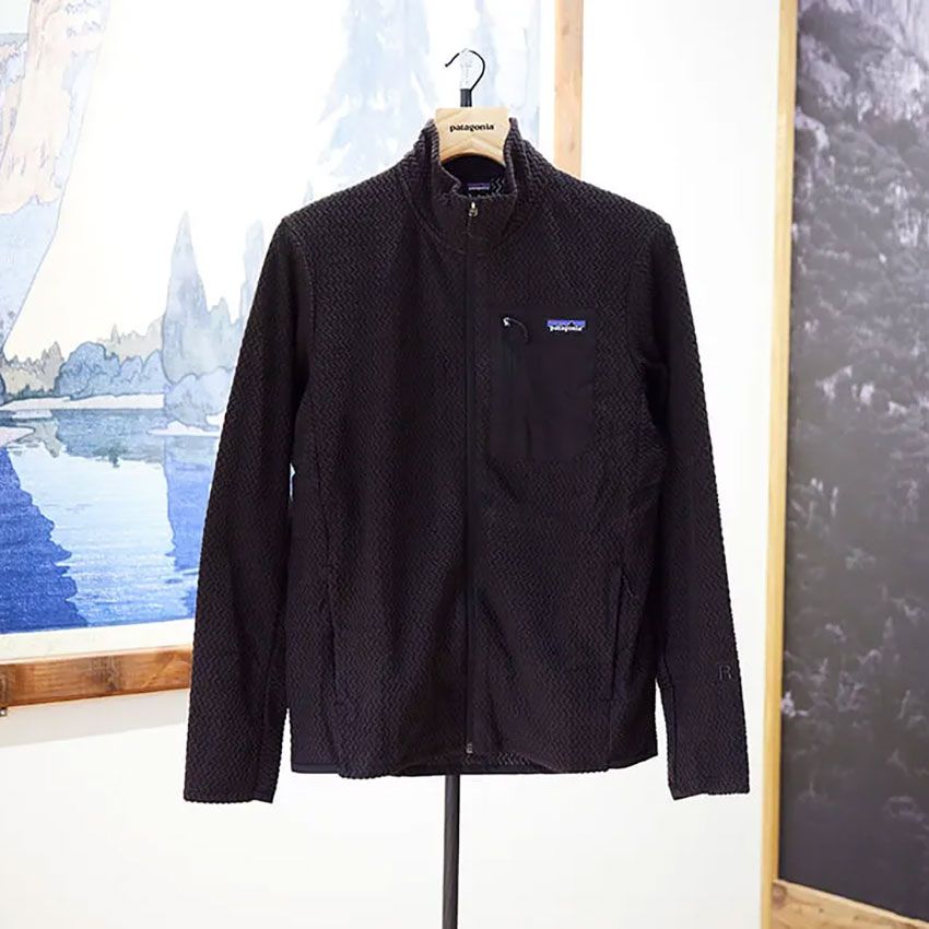 「メンズ・R1 エア・ジャケット」 2万3100円／パタゴニア（パタゴニア日本支社 カスタマーサービス　0800-8887-447）