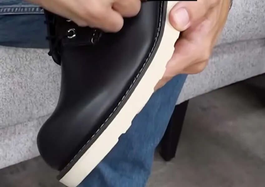 黒スニーカーに黒ブーツ、黒スラックスを比較検証！ 差がつく“黒アイテム”をプロ目線で厳選 - 12枚目の画像