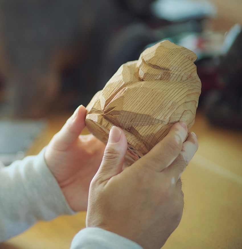 「散財王に、俺はなる！」時計、古着、木彫り熊etc. 編集者・安藤夏樹の”終わらない蒐集録” - 1枚目の画像