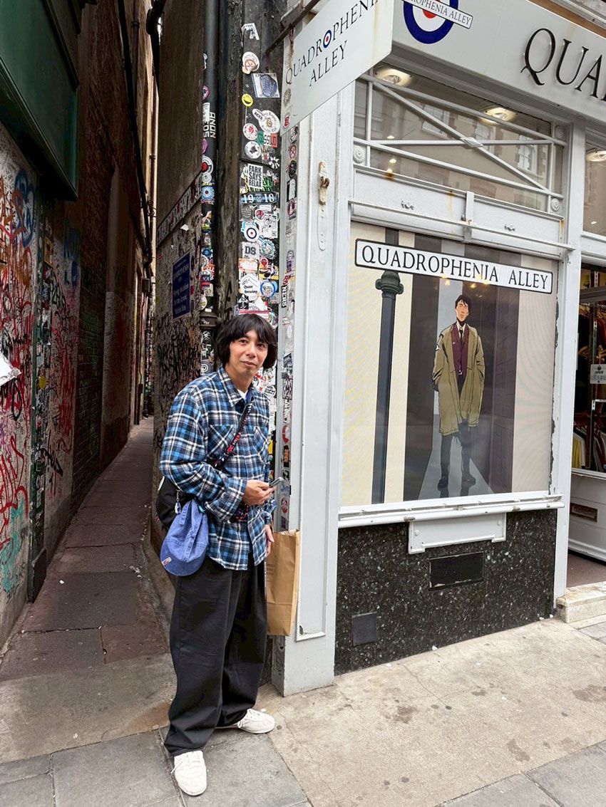 モッズの聖地「Quadrophenia Alley（クアドロフェニア・アリー）」にて。