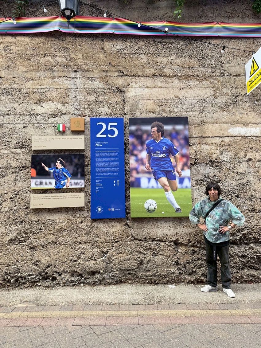 プレミアリーグのチェルシーFCのホームスタジアム「スタンフォード・ブリッジ」にて。